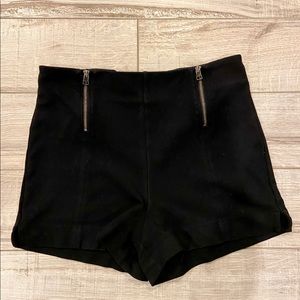 Aritzia Sunday best black zip-up shorts
